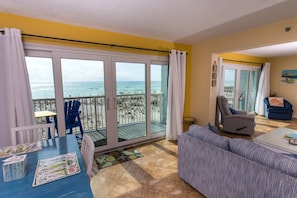TV, DVD player - Snowbird Friendly-Gulf Front |Fabulous Southern Views of Gulf | Free Seasonal Beach Service| Pool (Fort Walton Beach)