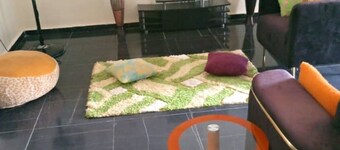 Charming 2-bedroom house with WiFi, AC, Parking in serene Ota winners chapel