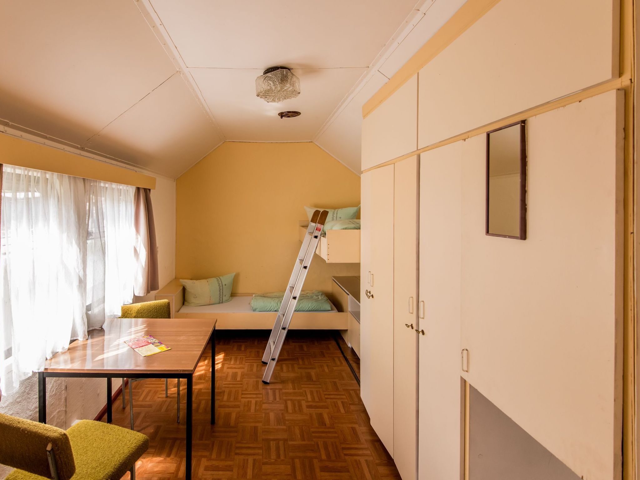 Family room with two single beds no. 1 - zz_Lokschuppen Pasewalk-Experience overnight stay in the