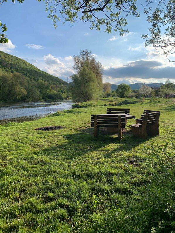 تناول الطعام بالخارج