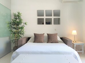 1 chambre, fer et planche Ă repasser, Wi-Fi gratuit, draps fournis