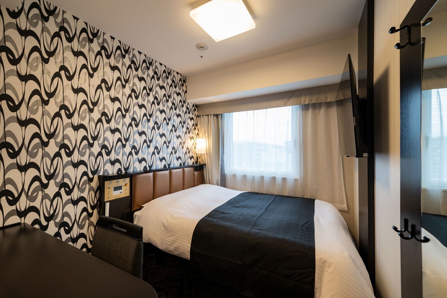 Escrivaninha, Wi-Fi de cortesia, roupa de cama