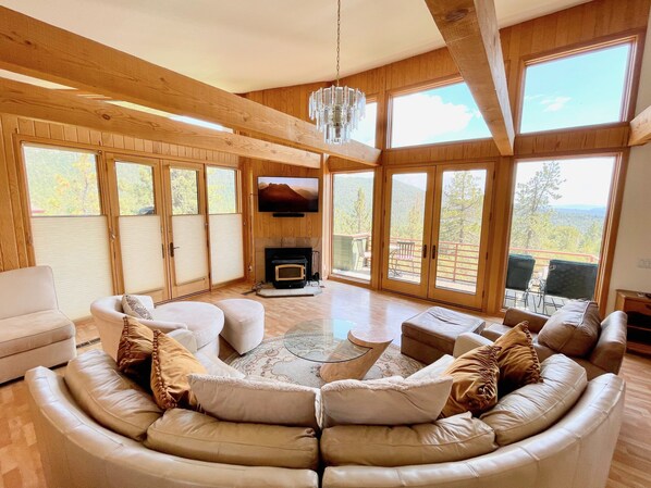 Smart TV, fireplace, offices, computer monitors