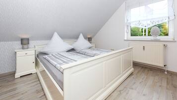 1 bedroom, travel crib, WiFi, bed sheets