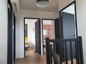 4 bedrooms, soundproofing, iron/ironing board, travel crib - Magnifique Villa des Palmiers de 130m² et sa Piscine Chauffée Privée (Bon-Encontre)