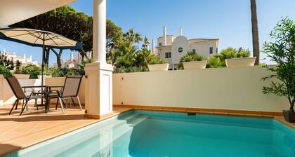 Outstanding one bedroom apart with heated private pool in Vale do Lobo