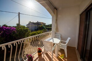 Apartment | Interior - Captivating 1-bed Apartment in Podstrana (Podstrana)