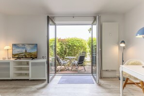 Télévision, chaîne hi-fi