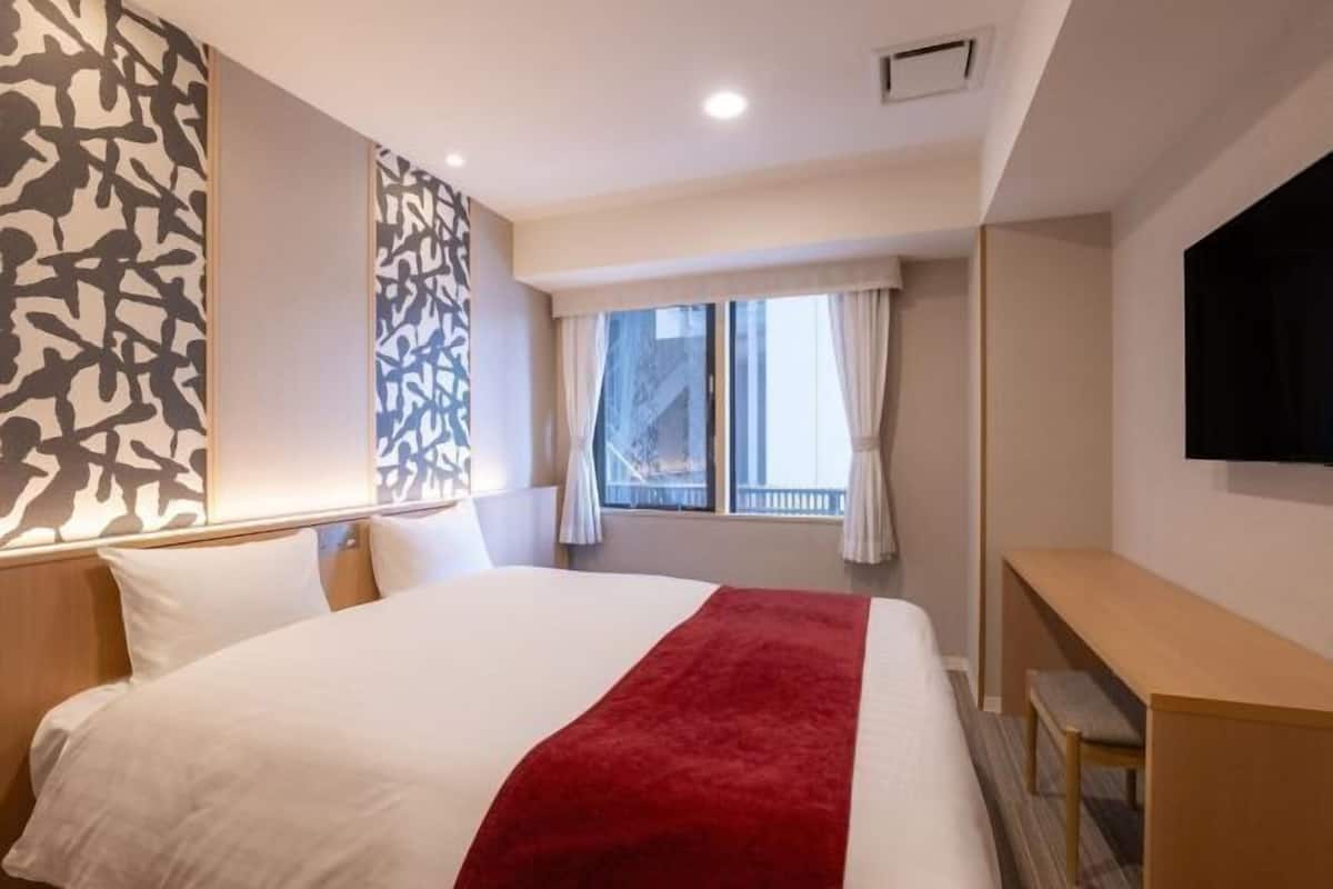 1 bedroom, down duvets, in-room safe, blackout curtains