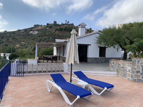 Cortijo Airen, New in the rental! Recently renovated holiday home in the campo