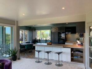 Fridge, microwave, oven, dishwasher - Wow newly renovated 3 bedrooms, 3 baths, hot tub & panoramic views and parking (Dartmouth)