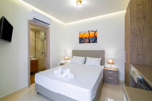 Individually decorated, individually furnished, desk, iron/ironing board - Amara Suites and Studios (Hersonissos)