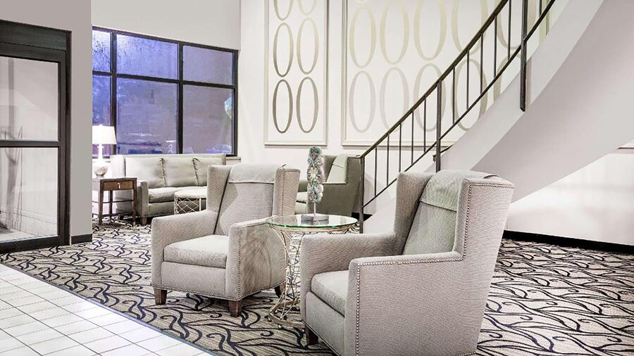 Norwood Inn & Suites La Crosse