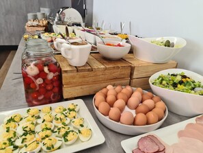 Daily buffet breakfast for a fee
