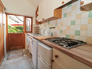 Casa de campo | Cocina privada | Lavavajillas y utensilios de cocina 