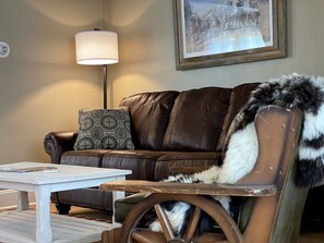 Televisión y oficina 