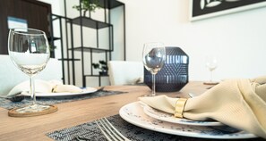 Deluxe Apartment, 1 Bedroom | In-room dining