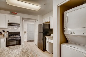 Condo, 1 phòng ngủ | Nội thất