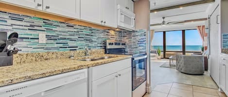 Réfrigérateur, micro-ondes, four, lave-vaisselle