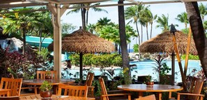 屋外ダイニングエリア