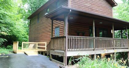 Cozy Home Away from Home. Sleeps 12!