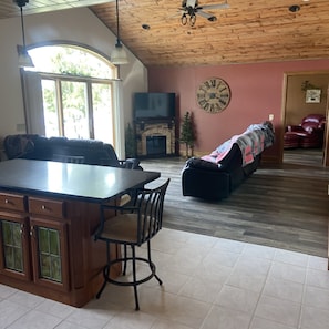 Smart TV, fireplace, stereo