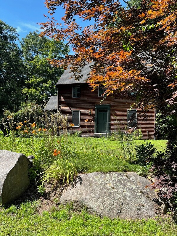 Exterior - Home in the woods - Big, Acreage, Nature Oasis, King Bed, Giant Windows (Monson)