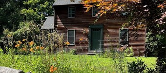 Home in the woods - Big, Acreage, Nature Oasis, King Bed, Giant Windows