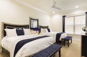 12 habitaciones, escritorio y tabla de planchar con plancha 