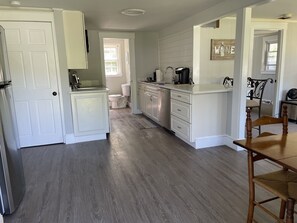 Interior - Private/Sleeps 5/2 Bath/Fire Pit/Parking for Boat (Barnstable)