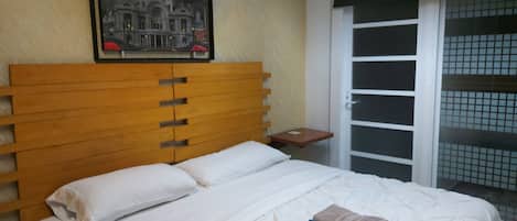 8 bedrooms, iron/ironing board, free WiFi, bed sheets