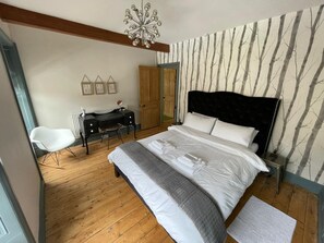 3 多间卧室、熨斗/熨衣板、免费 WiFi、床单