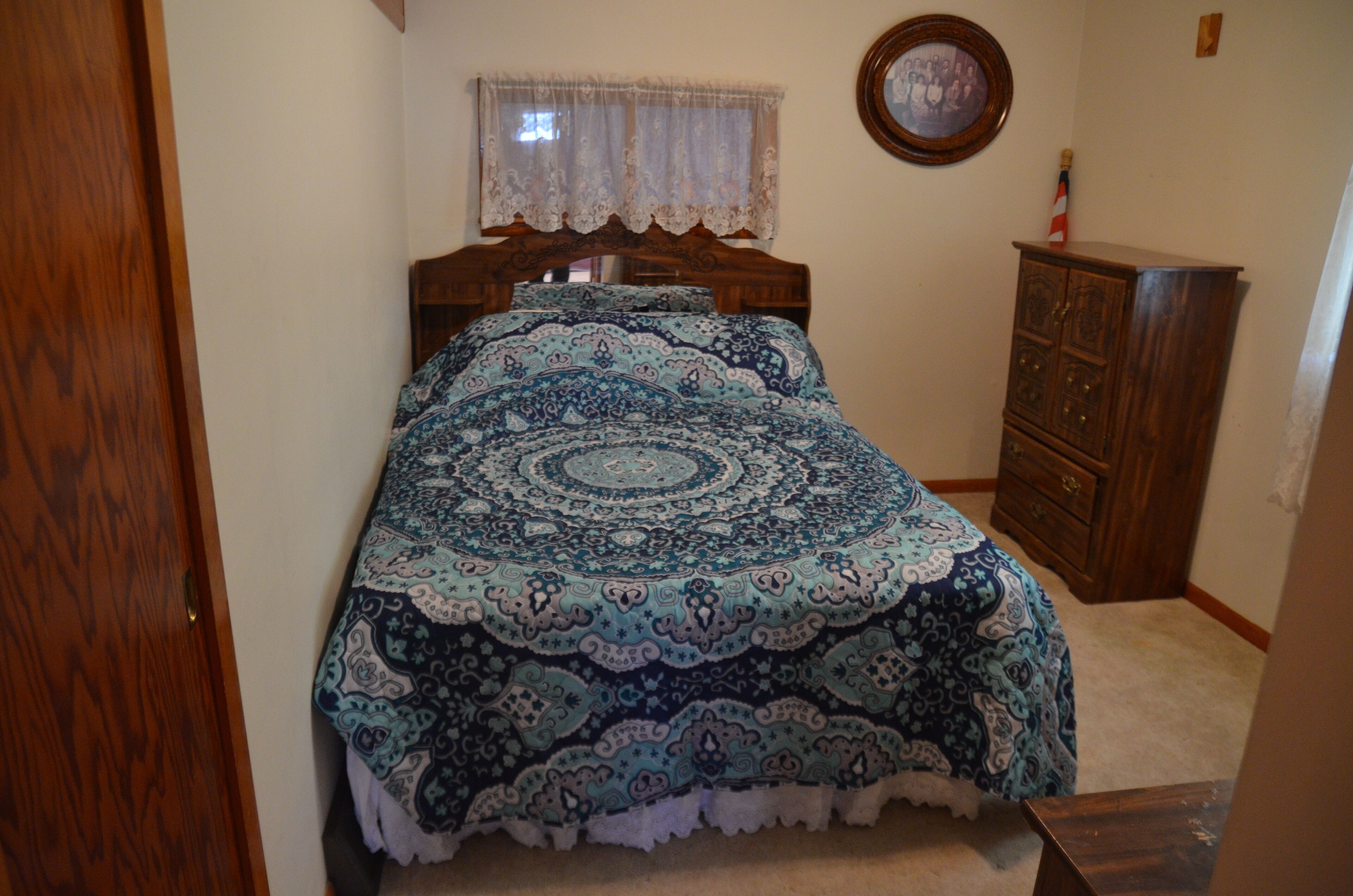 2 bedrooms, bed sheets