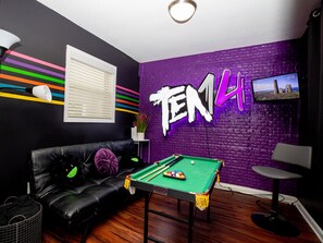 Game room - CHINATOWN IN MIDTOWN ATL (Atlanta)