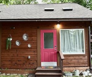 Exterior detail - The Raven Lodge in Abbott Loop (Anchorage)