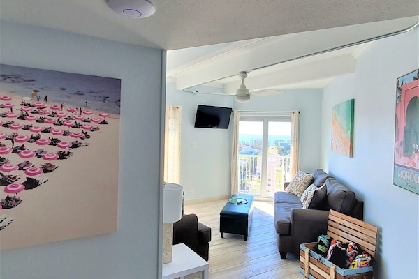 Smart TV, table tennis