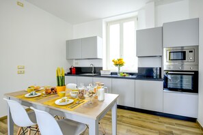 Fridge, microwave, oven, dishwasher