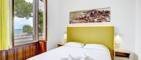 1 slaapkamer, een kluis op de kamer, een strijkplank/strijkijzer