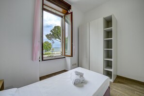 2 bedrooms, in-room safe, free WiFi, bed sheets