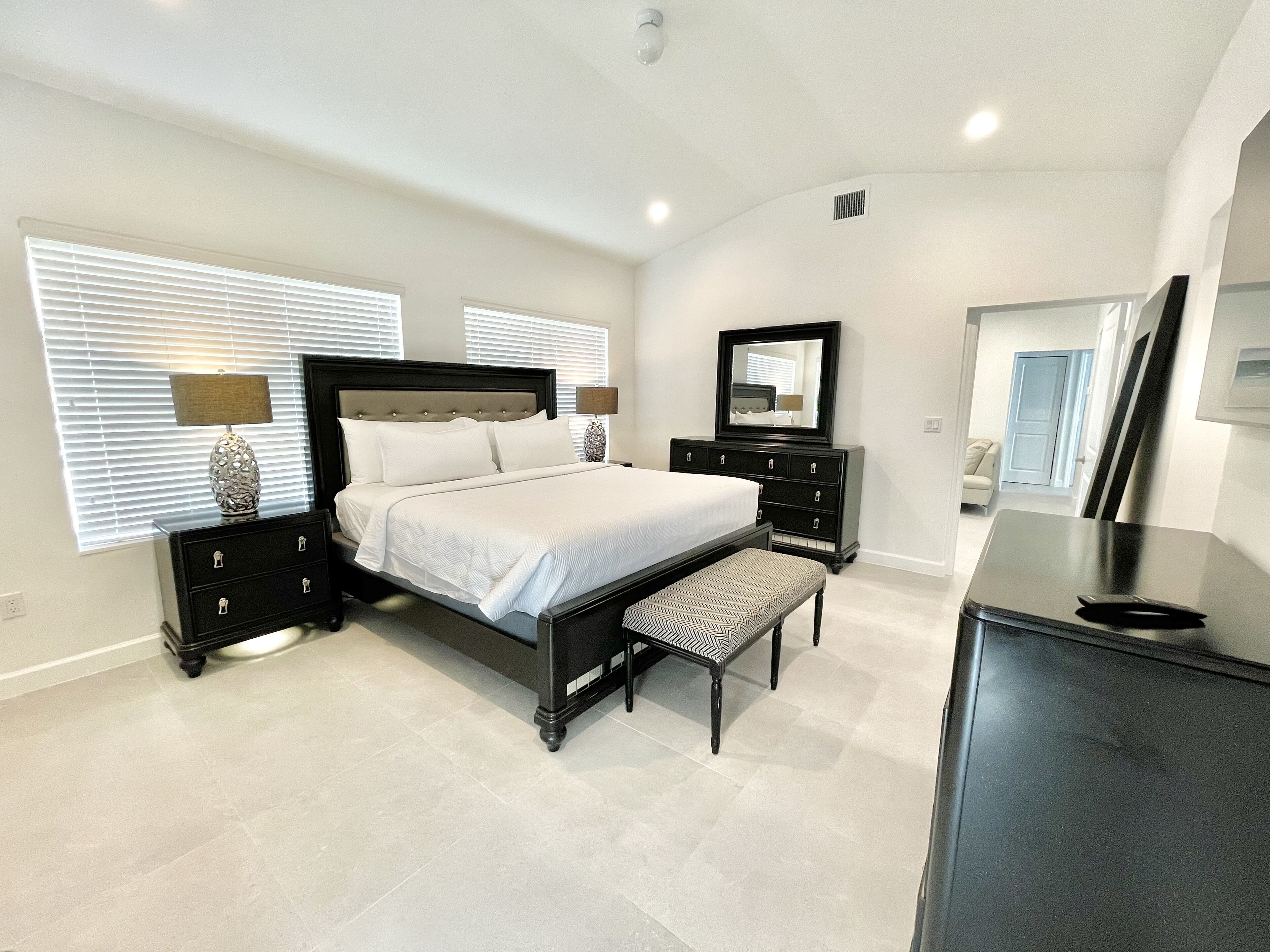 4 bedrooms, desk, iron/ironing board, free WiFi