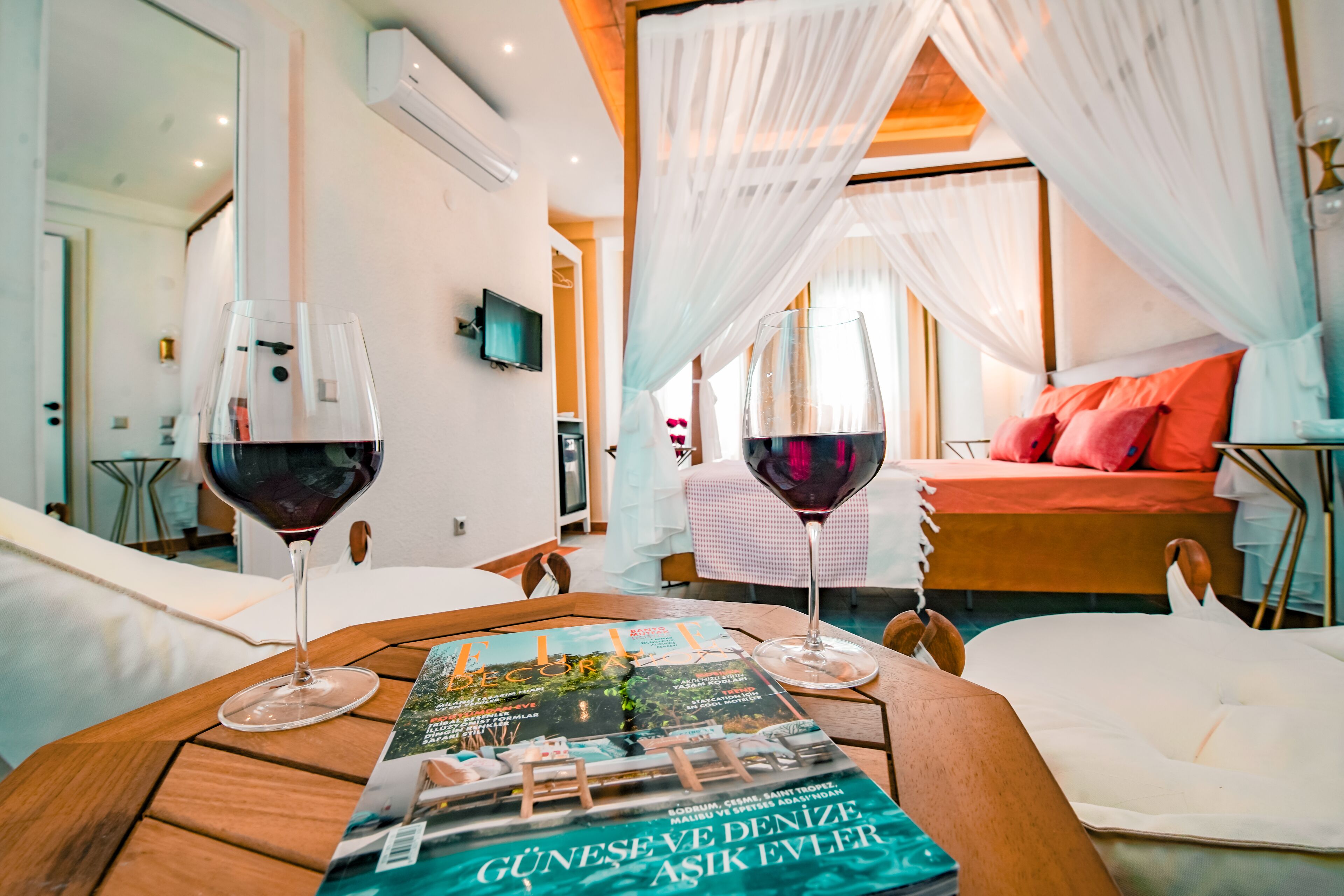 Kamar Double Bulan Madu | Area keluarga | Televisi LED 22-inci dengan saluran TV satelit dan TV