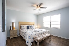2 chambres, bureau, fer et planche à repasser, accès au Wi-Fi (inclus)