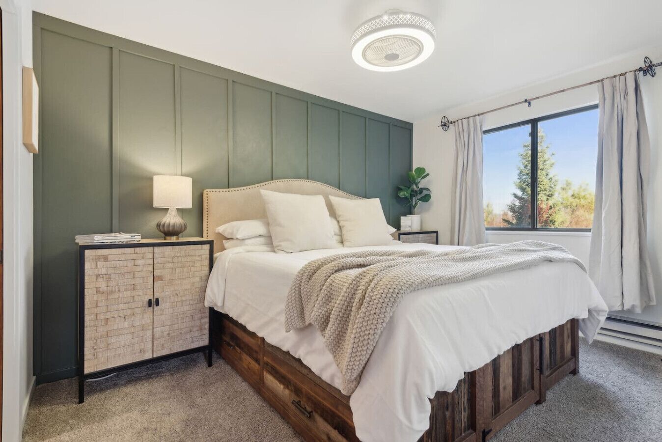 Iron/ironing board, free WiFi, bed sheets