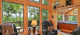 Spacious 4 BR Cabin w/ Stunning Mountain Views! Pet Friendly! Hot Tub!