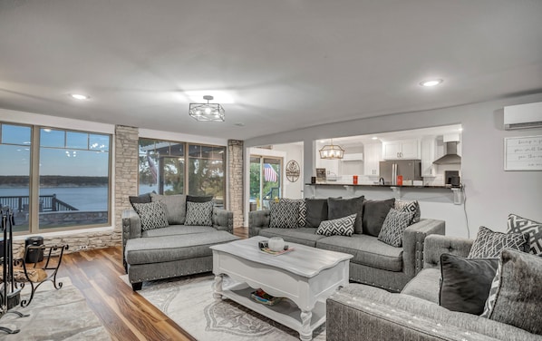 Smart TV, fireplace, offices, computer monitors