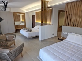 Ropa de cama de alta calidad y minibar 