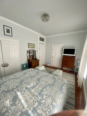 3 bedrooms, iron/ironing board, travel cot, free WiFi - Cape Utopia  - sister to existing ID# 7559899 (Cape Charles)