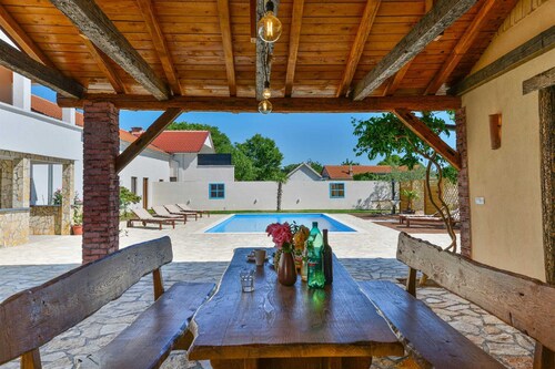 Villa Marinić with heated pool and entertainment room