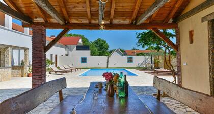 Villa Marinić with heated pool and entertainment room