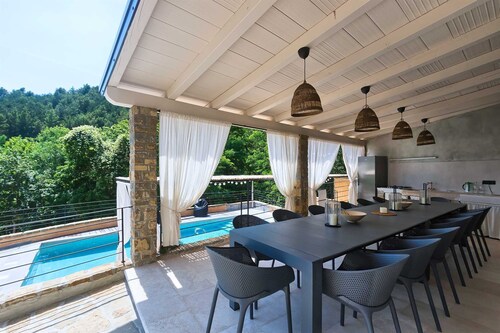 Beautiful Istiran villa for up to 12 guests with private pool